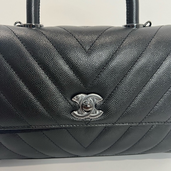 Chanel Black Chevron Coco Handle w Black Hardware - Picture 3 of 17